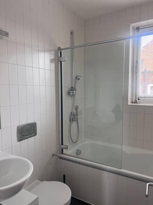Central , Bright And Modern Flat Up To 4 People London Luaran gambar