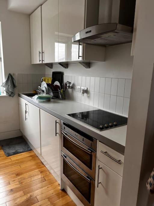 Central , Bright And Modern Flat Up To 4 People London Luaran gambar